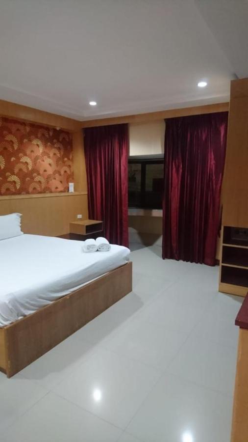 New Pind Balluchi Inn Pattaya Exteriör bild