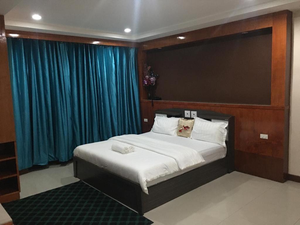 New Pind Balluchi Inn Pattaya Exteriör bild