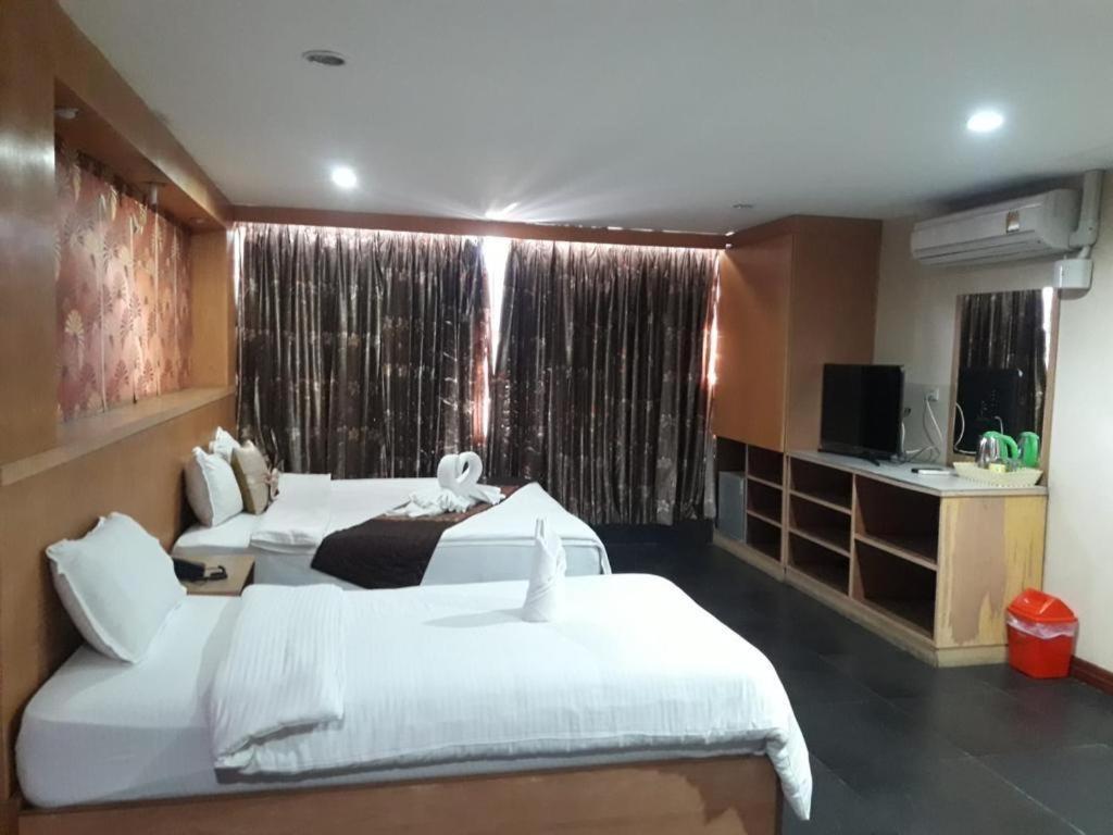 New Pind Balluchi Inn Pattaya Exteriör bild